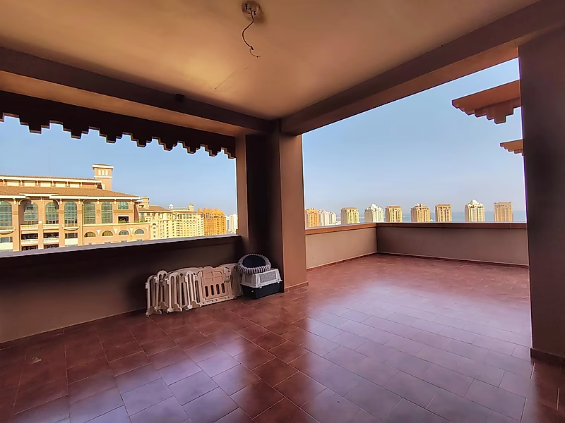 Exquisite 4BR+Maid Penthouse With Panoramic Views In Porto Arabia - The Pearl - Photo 2