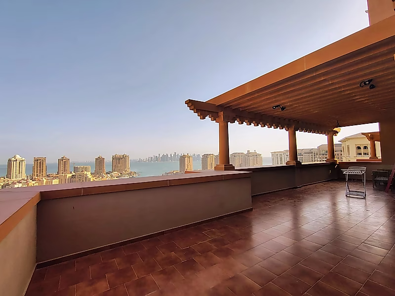 Exquisite 4BR+Maid Penthouse With Panoramic Views In Porto Arabia - The Pearl - Photo 23