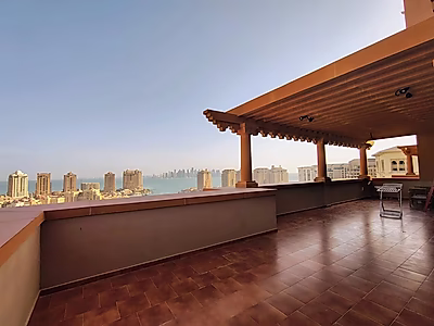 بنتهاوس رائع بإطلالات بانورامية