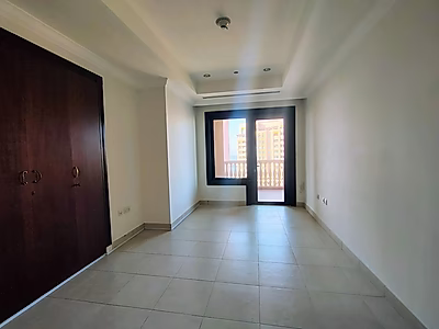 شقة رائعة بأربعة غرف نوم بتشطيبات فاخرة