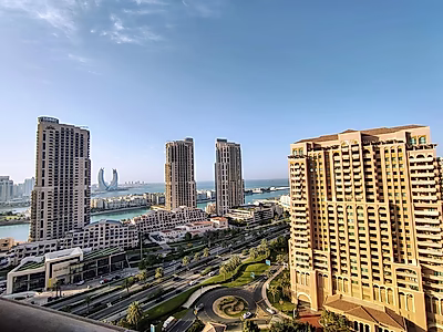 شقة رائعة بأربعة غرف نوم بتشطيبات فاخرة