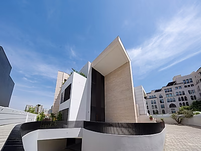 فيلا فاخرة بـ 7 غرف نوم | ملاذ خلاب