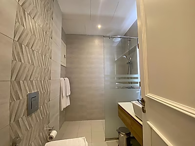 BILLS INCLUDED | MODERN 1 BEDROOM  l DOHA