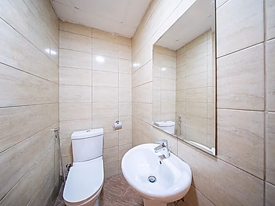 BRIGHT 1-BEDROOM APARTMENT WITH BALCONY IN FOX HILLS