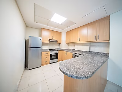 BRIGHT 1-BEDROOM APARTMENT WITH BALCONY IN FOX HILLS