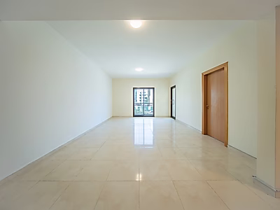 BRIGHT 1-BEDROOM APARTMENT WITH BALCONY IN FOX HILLS