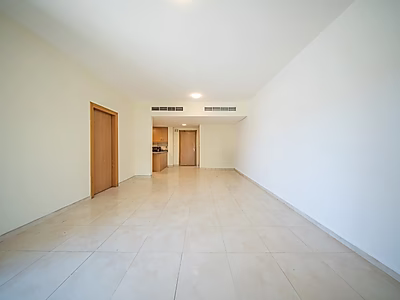 BRIGHT 1-BEDROOM APARTMENT WITH BALCONY IN FOX HILLS
