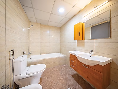 BRIGHT 1-BEDROOM APARTMENT WITH BALCONY IN FOX HILLS