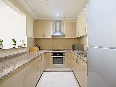 CHIC AND FULLY FURNISHED STUDIO WITH BALCONY IN THE PEARL