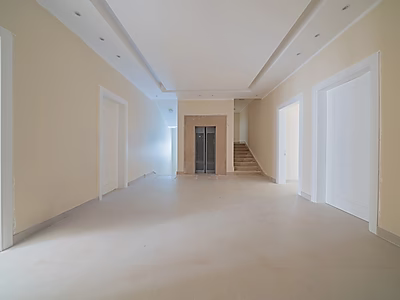 فيلا فاخرة تضم أكثر من 8 غرف نوم | عيش الفخامة