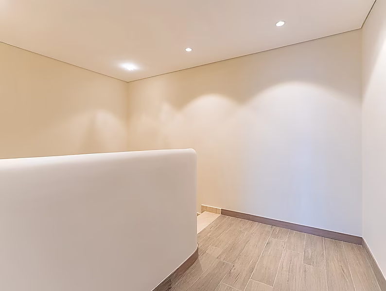BEACHFRONT LUXURY TOWNHOUSE DUPLEX | 2 BEDS - Photo 18