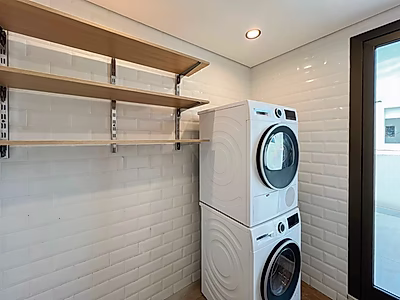 فيلا رائعة بخمس غرف نوم + غرفة للخادمة + غرفة للسائق | مسبح ومصعد | بيرل