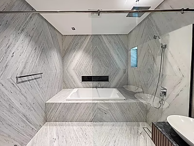 فيلا رائعة بخمس غرف نوم + غرفة للخادمة + غرفة للسائق | مسبح ومصعد | بيرل