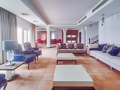 Luxury Villa | Fully Designer Funrnished | Beach View