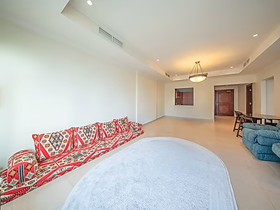 Luxury Living in The Pearl – Feature Tower 1+Office at an Unmatched Price