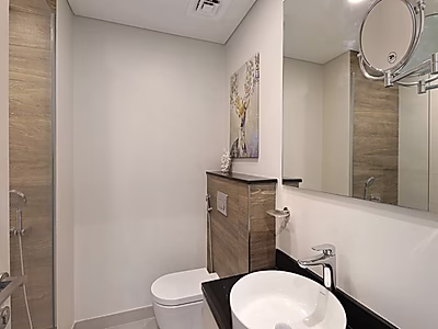 شقة من غرفتي نوم | إطلالة على البحر والمدينة | واجهة لوسيل البحرية