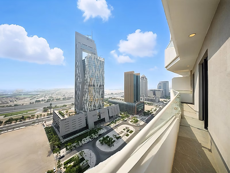 Luxury 2 Bedroom | High Floor | Breathtaking Marina View - Photo 9