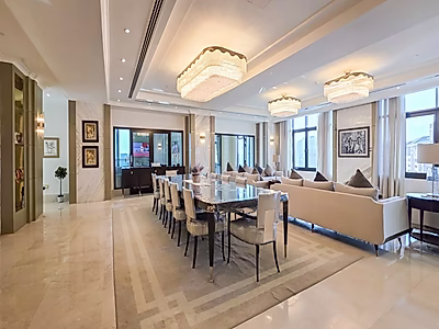 بنتهاوس فاخر مُجدد بالكامل | إطلالات بانورامية خلابة على المارينا | موقع استثنائي