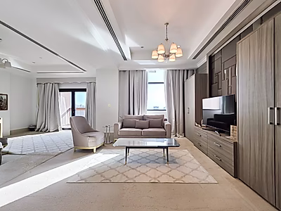 بنتهاوس فاخر مُجدد بالكامل | إطلالات بانورامية خلابة على المارينا | موقع استثنائي