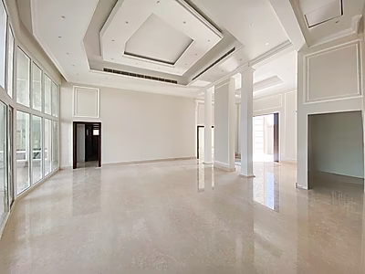 فيلا فاخرة بأكثر من 5 غرف نوم مع وسائل الراحة الفخمة في لوسيل