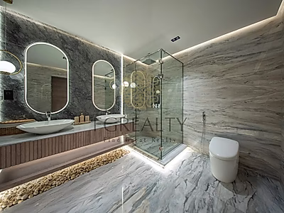 Stylish Duplex with Panoramic Views