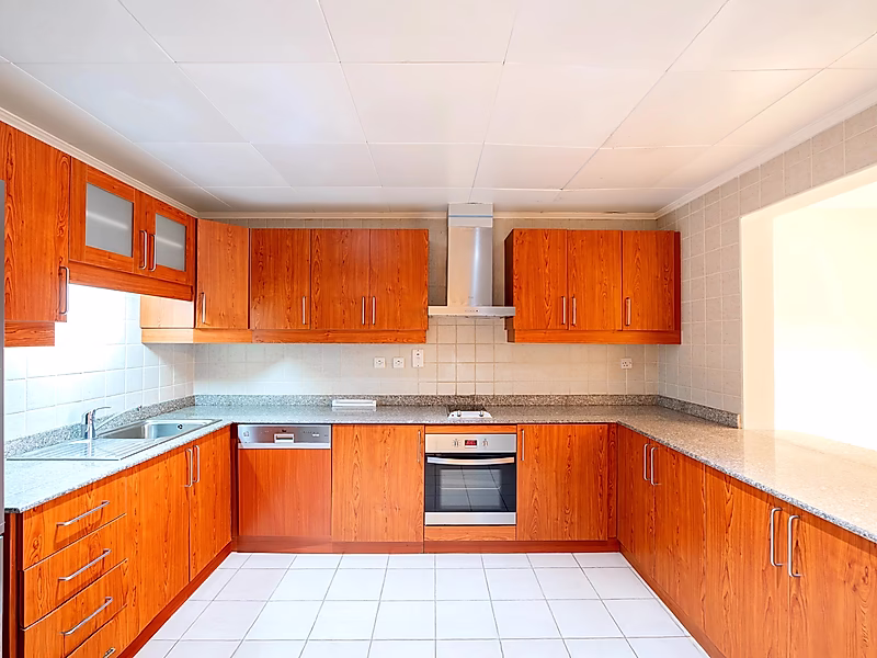 INVESTMENT OPPORTUNITY | TITLED 1 BEDROOM | PORTO ARABIA - Photo 5