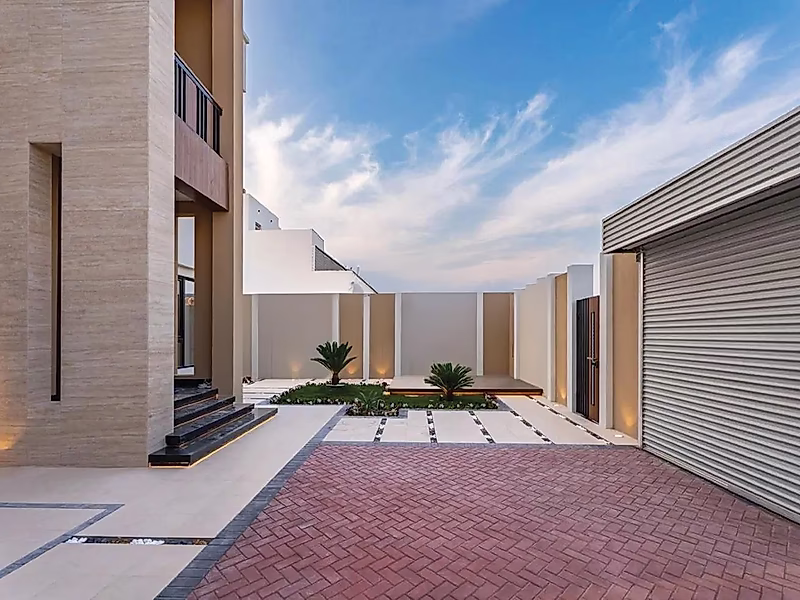 Exquisite 7+BR Villa with Luxe Amenities - Photo 9