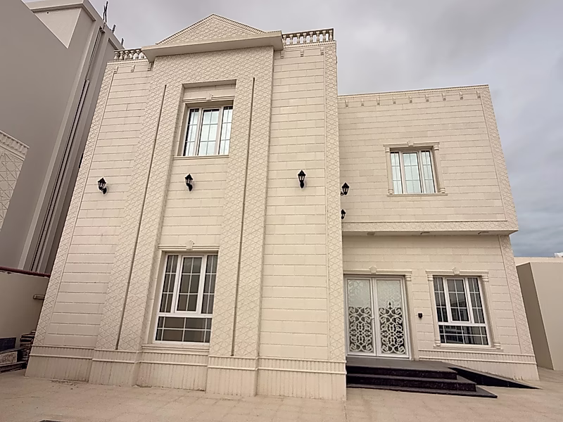 MAGNIFICENT 7BR+MAID LUXURY VILLA WITH ELEVATOR - Photo 2