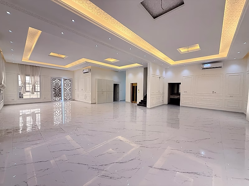 MAGNIFICENT 7BR+MAID LUXURY VILLA WITH ELEVATOR - Photo 1