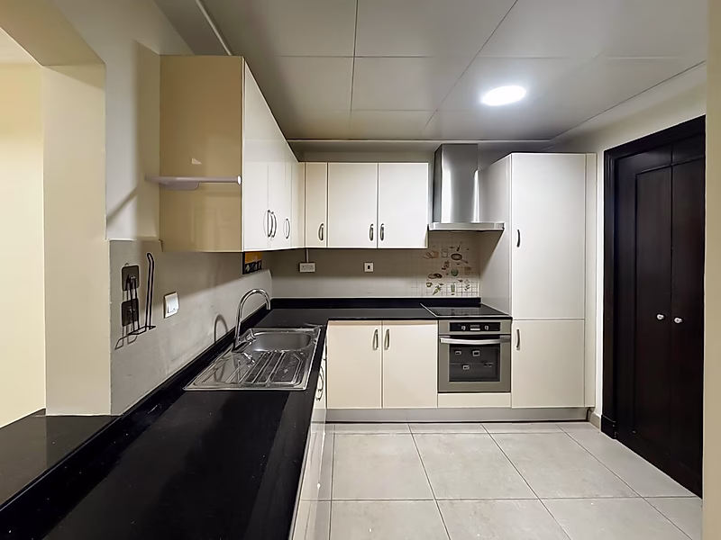 1BHK / STUNNING VIEW IN PORTO ARABIA - Photo 1