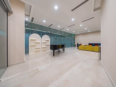 LUXURY RETAIL SPACE FOR LEASE | 5★ HOTEL – AL SADD