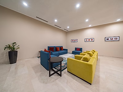 LUXURY RETAIL SPACE FOR LEASE | 5★ HOTEL – AL SADD