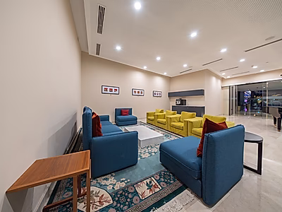 LUXURY RETAIL SPACE FOR LEASE | 5★ HOTEL – AL SADD