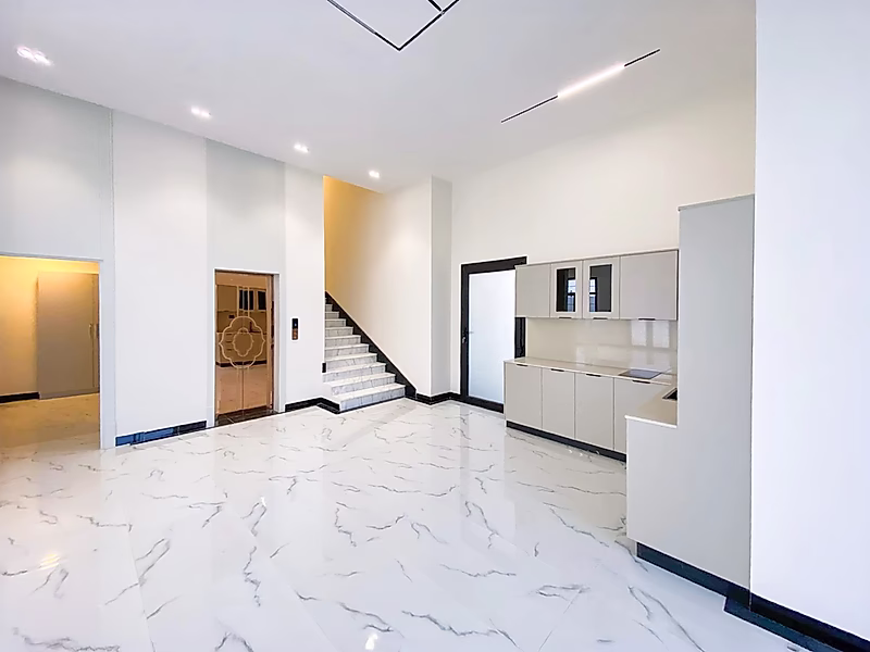 Exquisite Standalone Villa with Modern Design - Photo 3