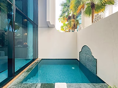 فيلا فاخرة | 5 غرف نوم + خادمة + سائق | بيرل