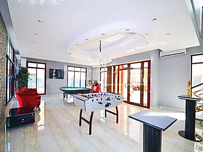 فيلا فاخرة مكونة من 5 غرف نوم | دفع نقدي فوري | ملكية حرة