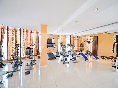 فيلا فاخرة مكونة من 5 غرف نوم | دفع نقدي فوري | ملكية حرة