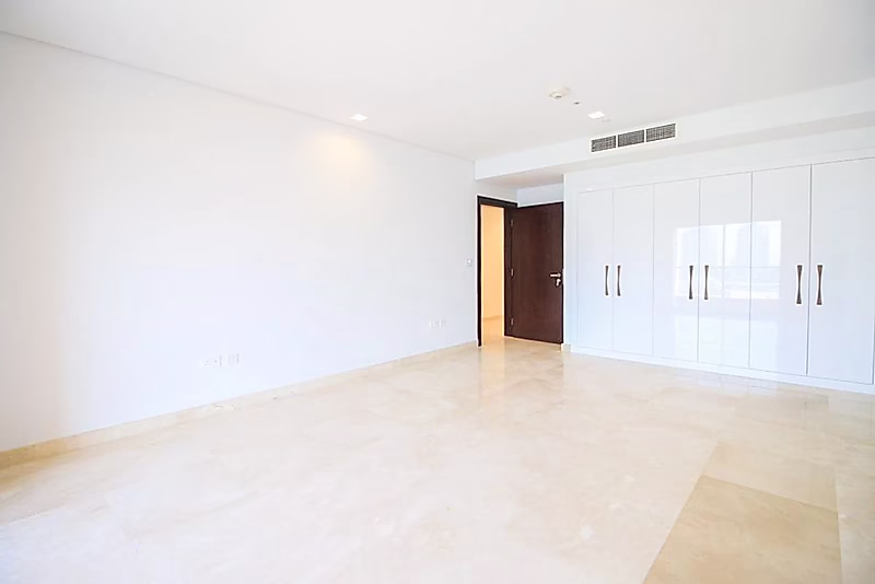 Beach View 3BR + Maid Apartment in Viva Bahriya | The Pearl - Qatar - Photo 20
