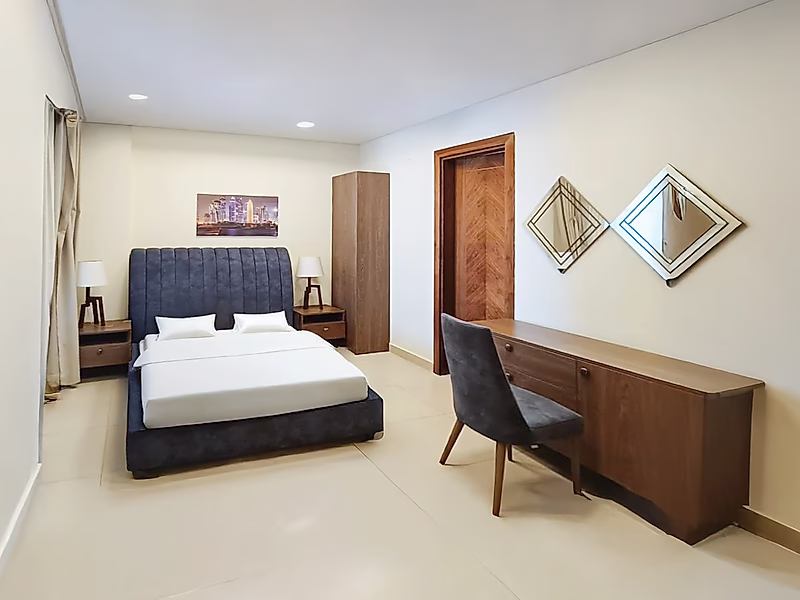 Stunning 3BR Apartment with Luxury Finishes - Photo 5