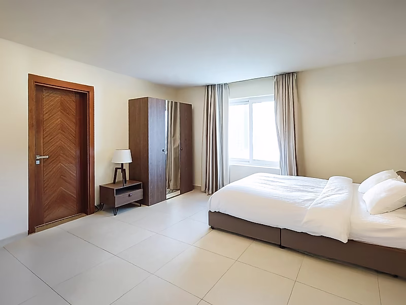 Stunning 3BR Apartment with Luxury Finishes - Photo 9