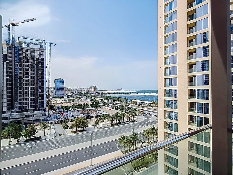 Stunning 3BR Apartment with Luxury Finishes - Photo 10