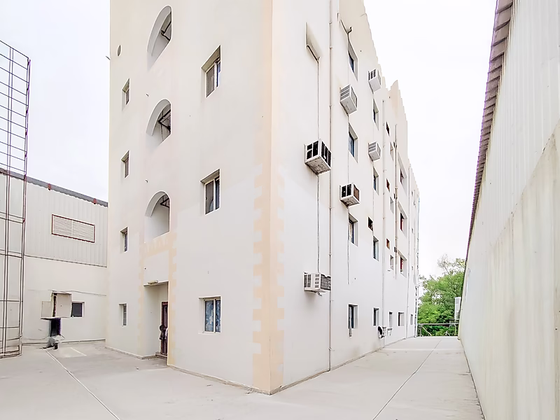 مستودع للإيجار في المنطقة الصناعية القديمة – مساحة مثالية للتخزين والأعمال التجارية - Photo 1