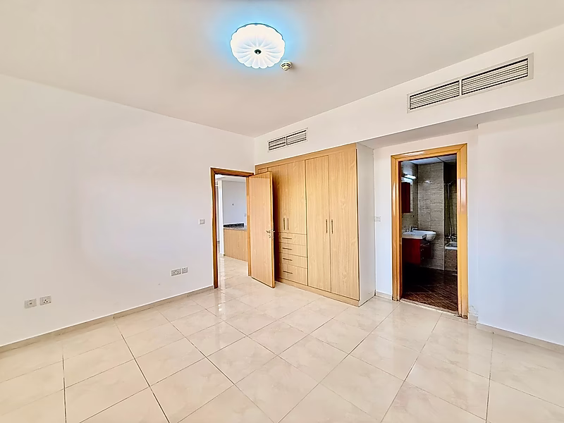 Hot Deal | 3 Bedrooms with Title Deed - Photo 4