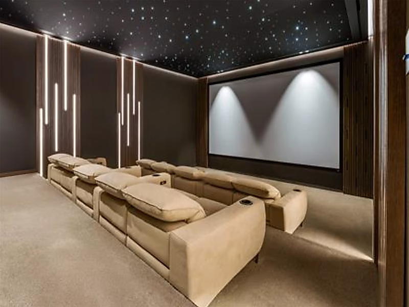 Luxury Contemporary Villa with Panoramic Sea Views – Super Cannes - Photo 10