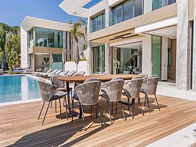 Luxury Contemporary Villa with Panoramic Sea Views – Super Cannes