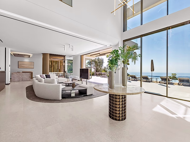 Luxury Contemporary Villa with Panoramic Sea Views – Super Cannes - Photo 1