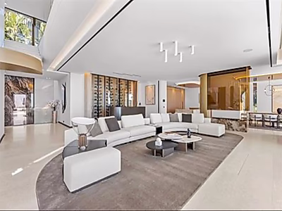 Luxury Contemporary Villa with Panoramic Sea Views – Super Cannes