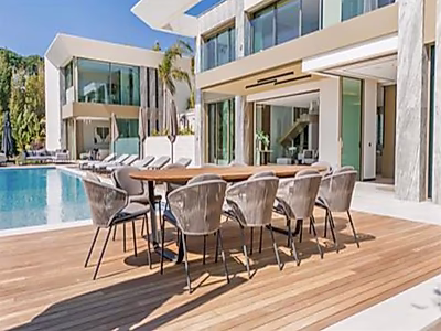 Luxury Contemporary Villa with Panoramic Sea Views – Super Cannes