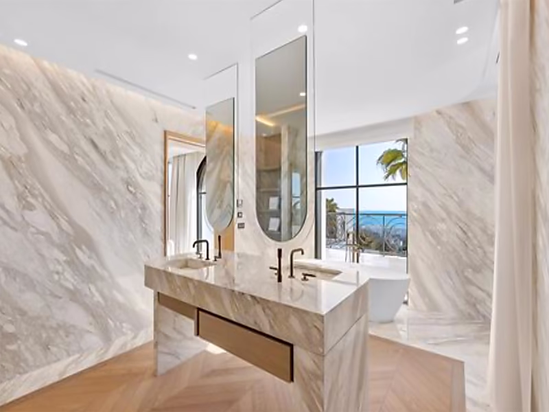 Ultra-Private Luxury Villa with Panoramic Sea Views – Cannes - Photo 4