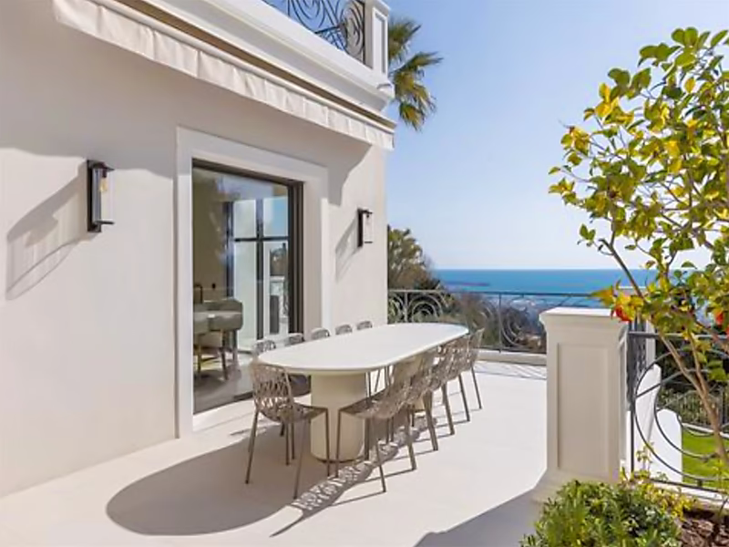 Ultra-Private Luxury Villa with Panoramic Sea Views – Cannes - Photo 6
